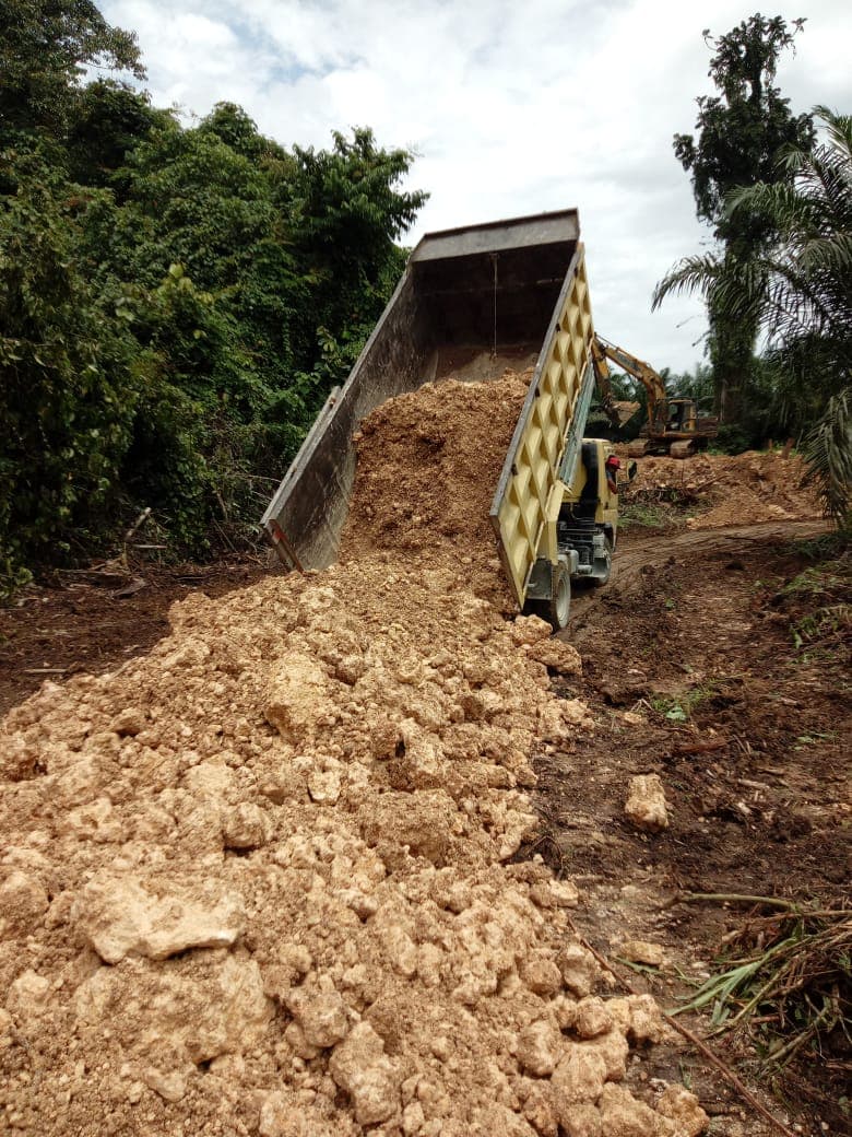 Kegiatan Penimbunan & Pembukaan Jalan Usaha Tani RT 07 Batu Putih TA. 2025